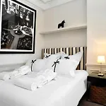 Eiffel Apartment
