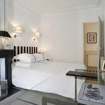 Eiffel Apartment *