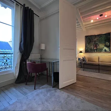 Apartment Eiffel *