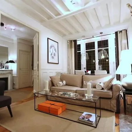 Apartament Eiffel *