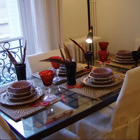 Apartment Eiffel Paris