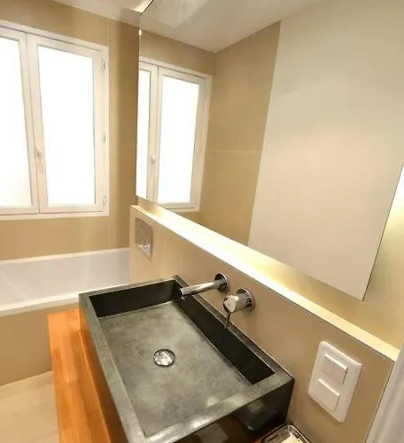 Eiffel アパート パリ