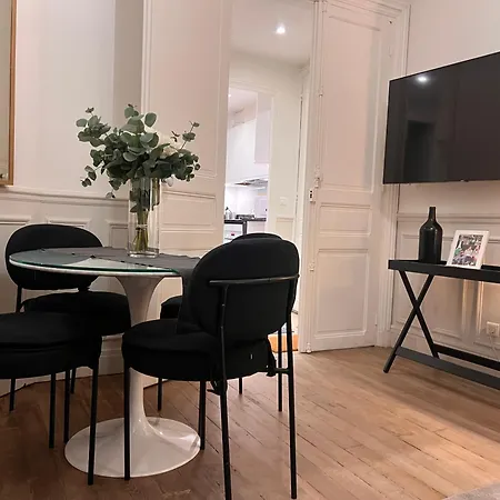 Apartment Eiffel *