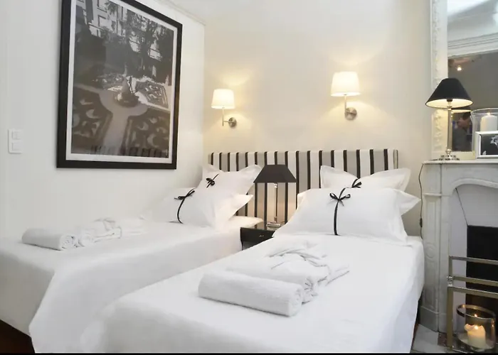 Eiffel Apartment Paris