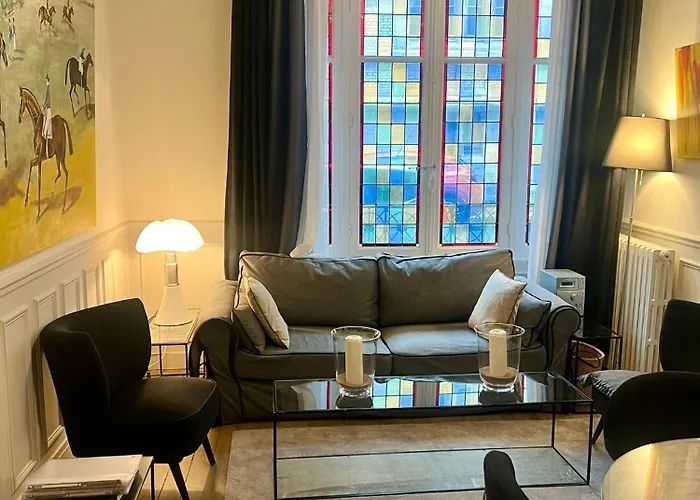 Eiffel Apartment Paris