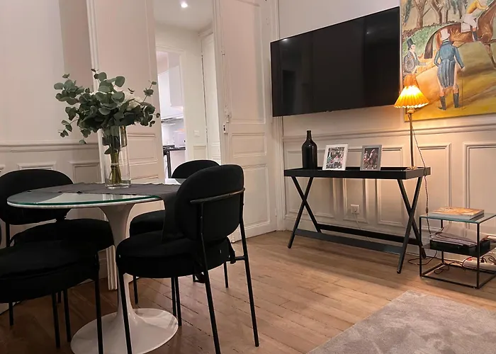 Eiffel Apartment Paris